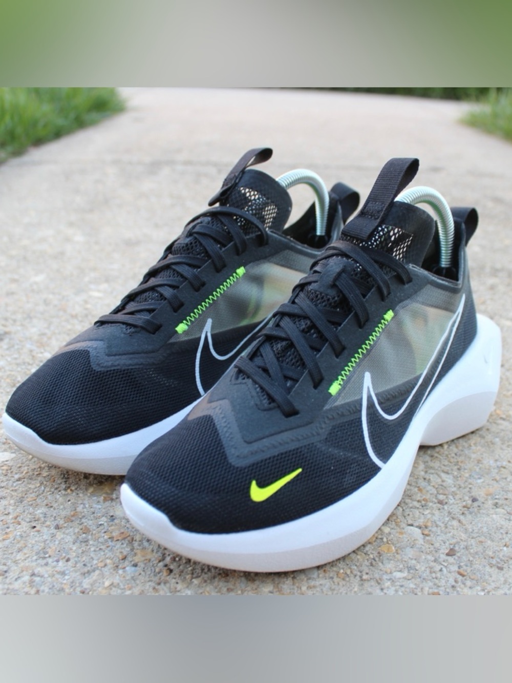 Nike Women's Vista Lite "Black White Lemon Venom" Sneaker Sz 8.5